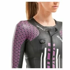 2XU Women's SwimRun Pro Wetsuit - 2022 7 2XU Women's SwimRun Pro Wetsuit - 2022 -WomenClothing store closeup 85679.1548184090
